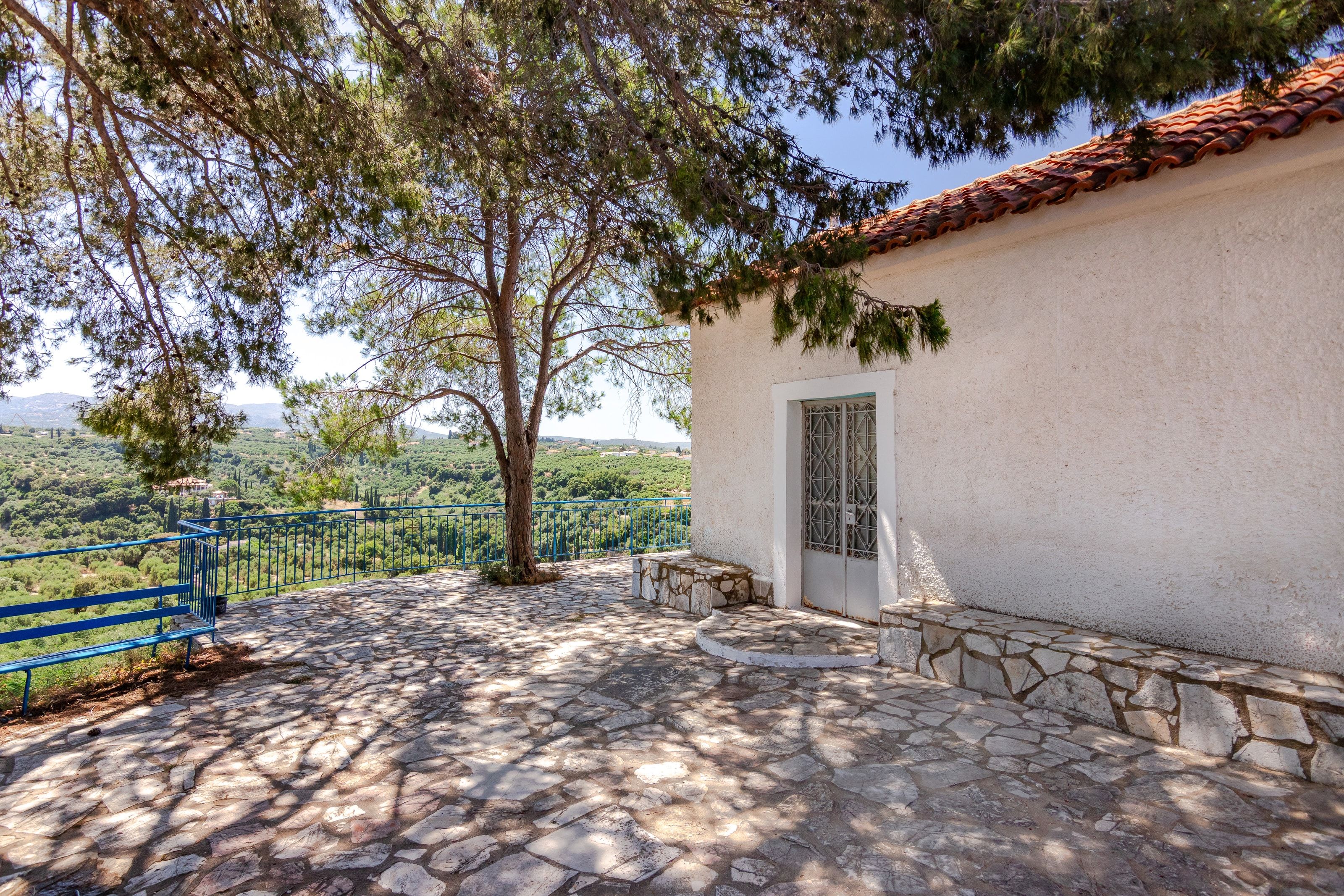The chapel of Agios Dimitrios, 50 m from the gate